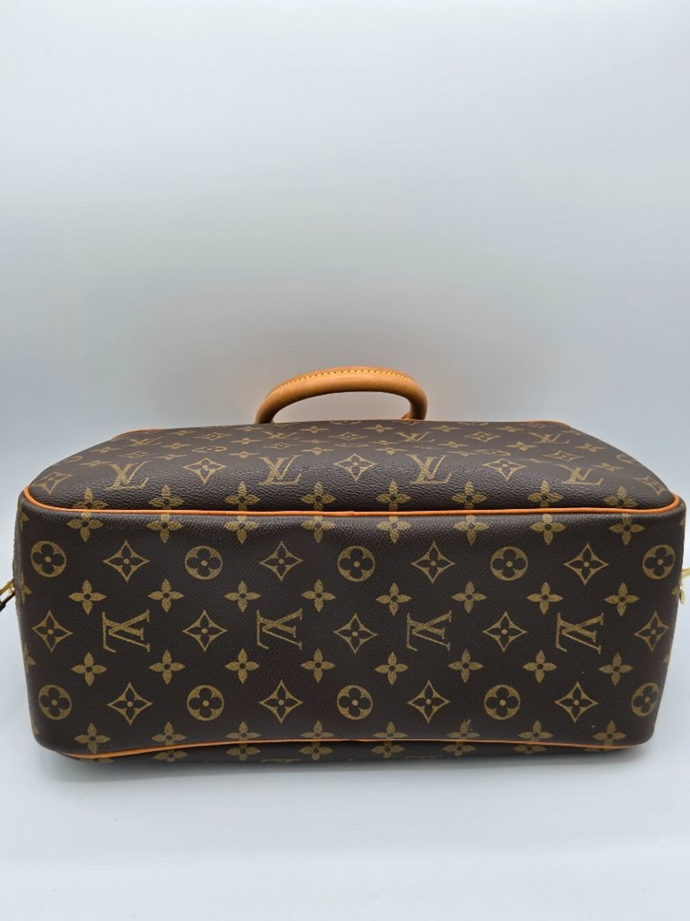 Louis Vuitton Monogram Deauville Bag – Pre-Owned 2001 - Picture 5 of 16